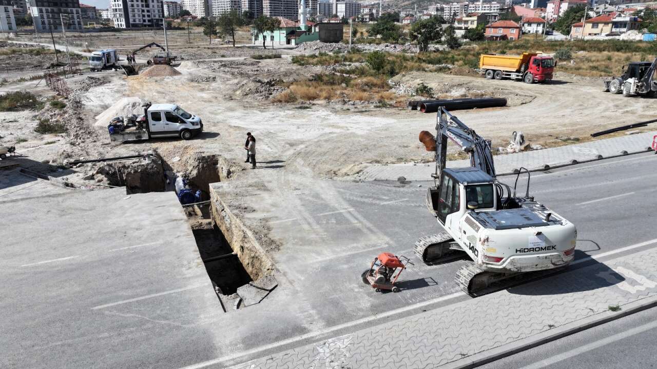 Konya’da 700’lük dev içme suyu hattı yenilendi 4